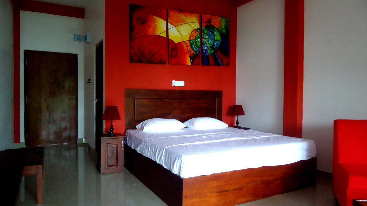 Bridge Hotel Negombo Kimbulapitiya Quarto foto