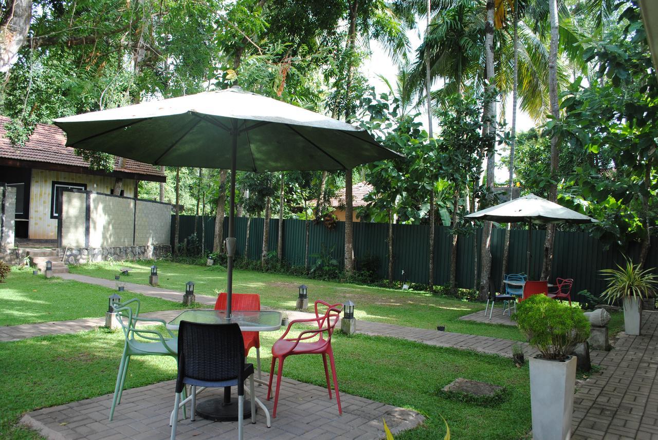 Bridge Hotel Negombo Kimbulapitiya Exterior foto